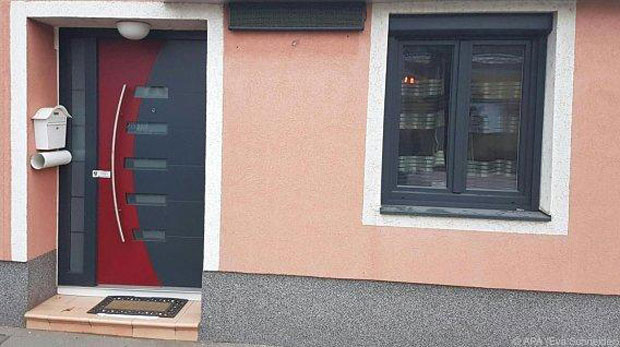 Убио маћеху и оца, а супругу тешко ранио 